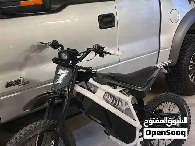 سكوتر فنان مستعمل فتره بصيطه بعده عالضمان مافيه اي مشاكل معدل تواير جديده الموقع العين