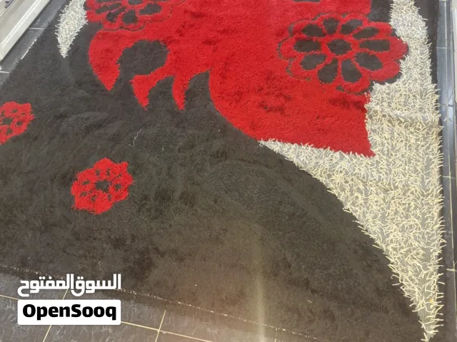 سجادة من النوع الثقيل شاقي اعلى صنف وبر خيط مجدول..ثقيلة كثيير تبارك الله بحالة الوكالة استخدام بسيط