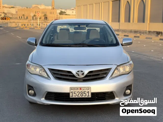 Toyota 2013 corolla silver