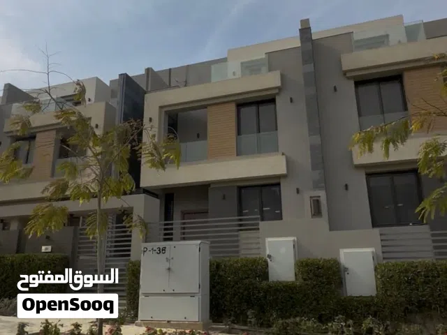 تاون هاوس *استلام فوري* للبيع في كمباوند راقي كومباوند lavicta city مساحه 230m