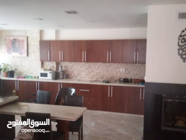 300 m2 More than 6 bedrooms Apartments for Sale in Ramallah and Al-Bireh Al Mazra'a Al Gharbiya