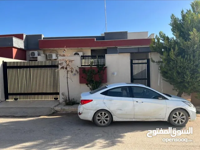 165 m2 4 Bedrooms Villa for Sale in Tripoli Ain Zara