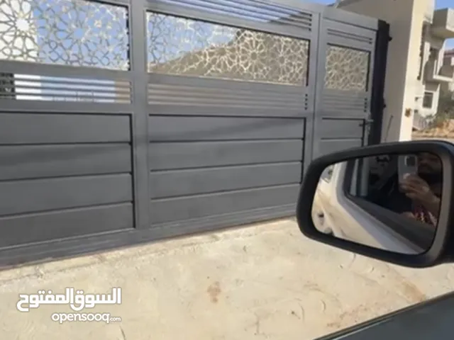 200 m2 3 Bedrooms Townhouse for Sale in Tulkarm Iktaba