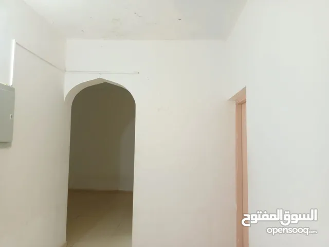 120 m2 3 Bedrooms Apartments for Rent in Al Sharqiya Ibra
