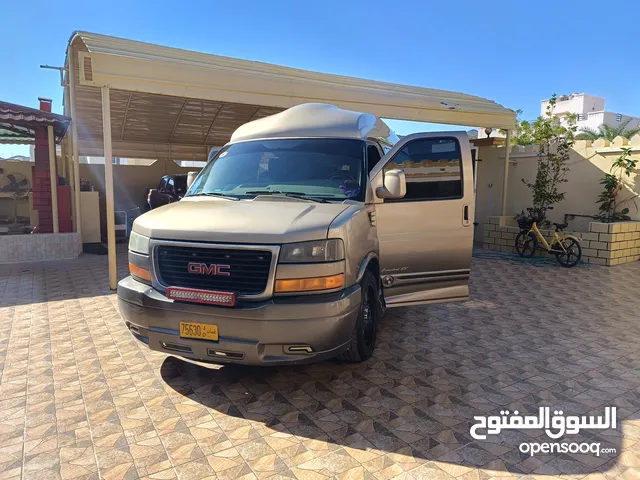 Caravan GMC 2012 in Al Dakhiliya