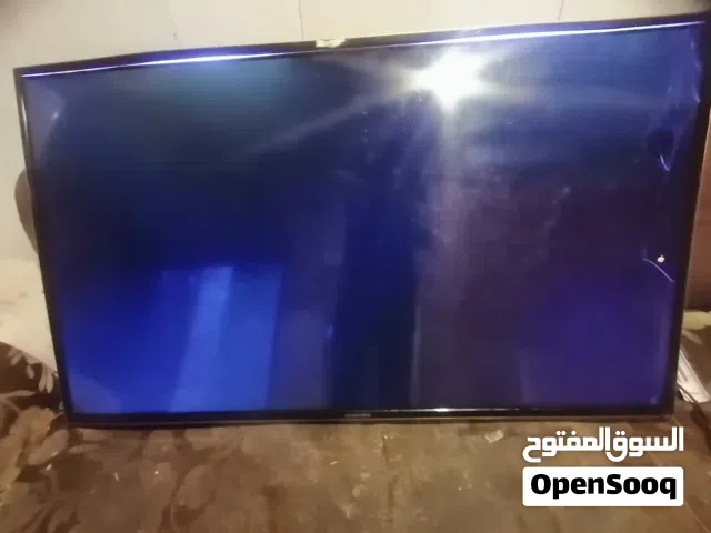 شاشه بلازمه الحافظ حجم 55 مكسوره