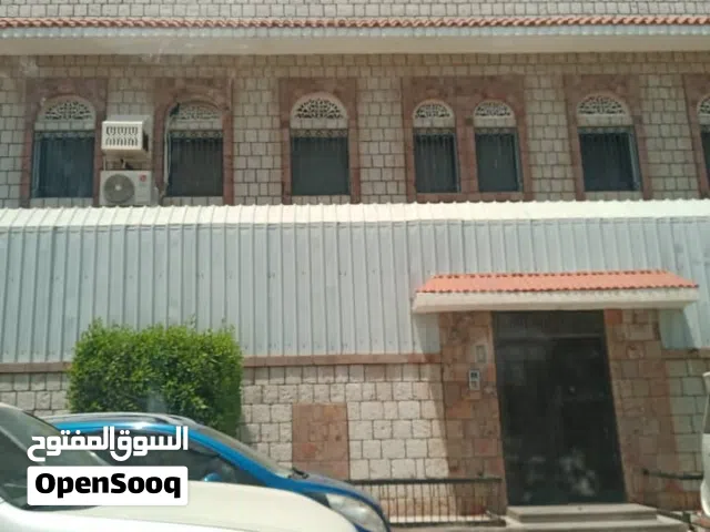 500 m2 More than 6 bedrooms Villa for Sale in Aden Other