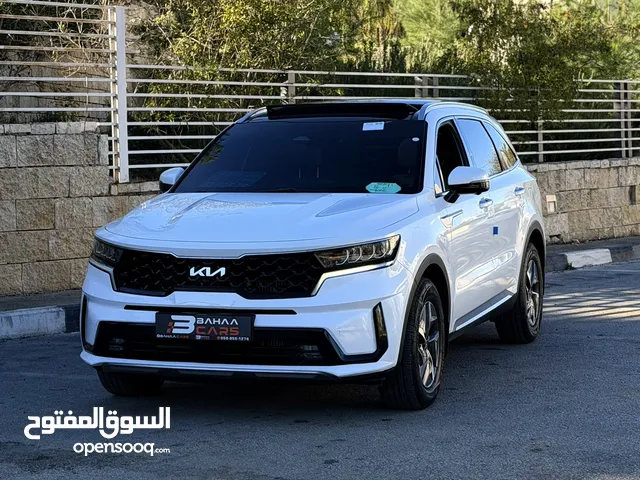 كيا سورينتو هايبرد بزنس فل اضافات مع فتحة سقف بانوراما ترخيص 2022/ 240 حصان  بسعر مميز جد 159000 كاش