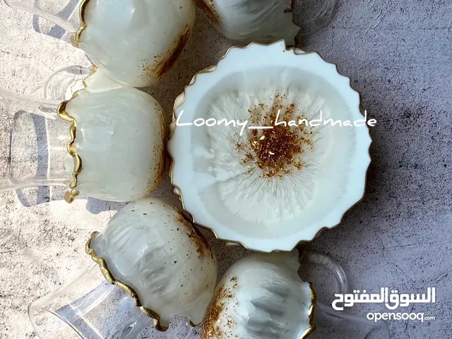 إستكاين وفناجين من مادة الريزن شغل يدوي كله صنع ايدي قطع مميزة ونادره والالوان ع حسب الطلب
