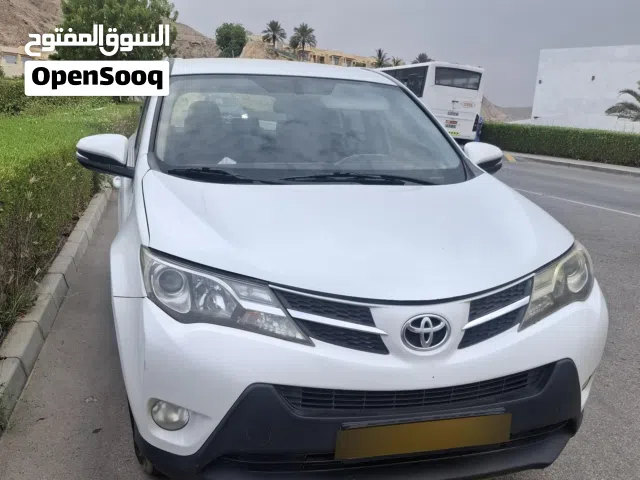 2015 تويوتا راف فور LE