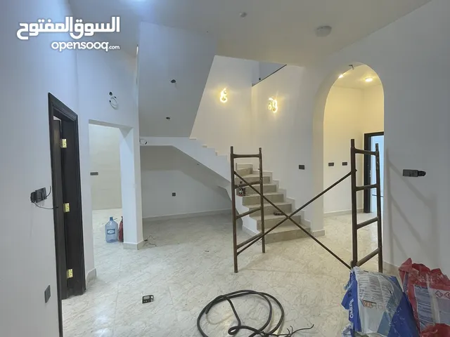 190m2 2 Bedrooms Townhouse for Sale in Basra Tannumah
