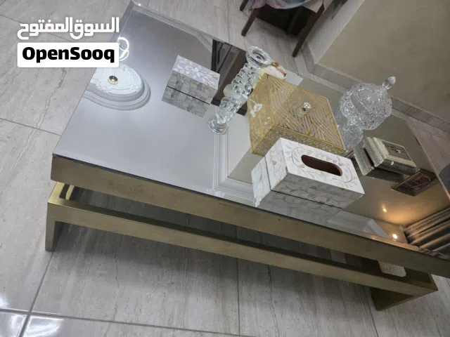 طاوله وسط وطاولتين جانبيه
