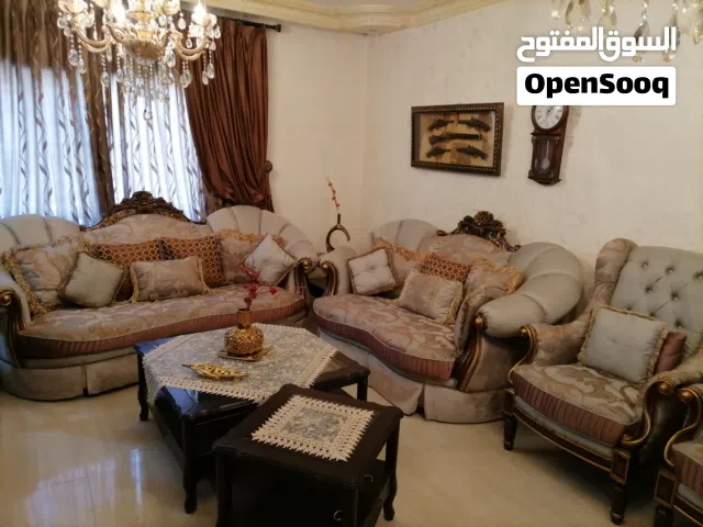طقم كنب فاخر للبيع – استعمال خفيف جداً