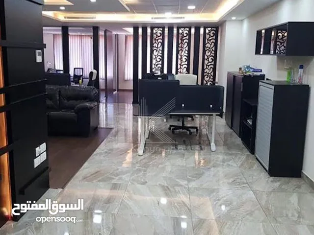 مكتب تجاري للبيع في منطقة الدوار الثامن