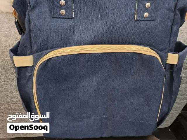 حقيبة اطفال كاملة الموصفات جديدة نوعا ما