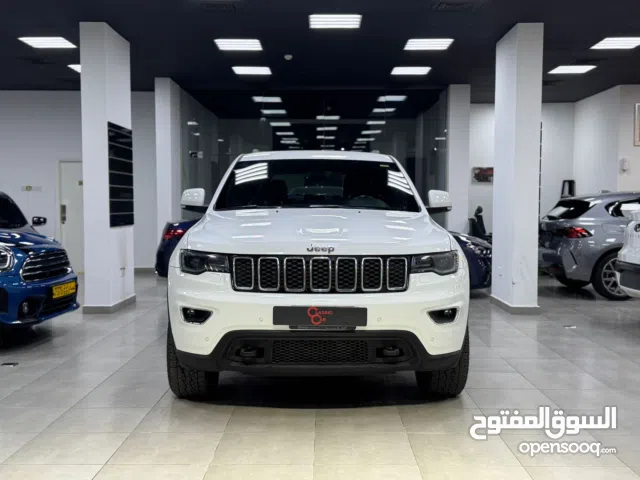 Jeep Grand Cherokee Laredo 2021