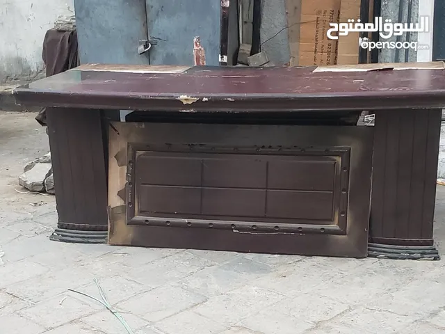 طاولة مكتبية فخمه للبيع ب 40,000 ألف