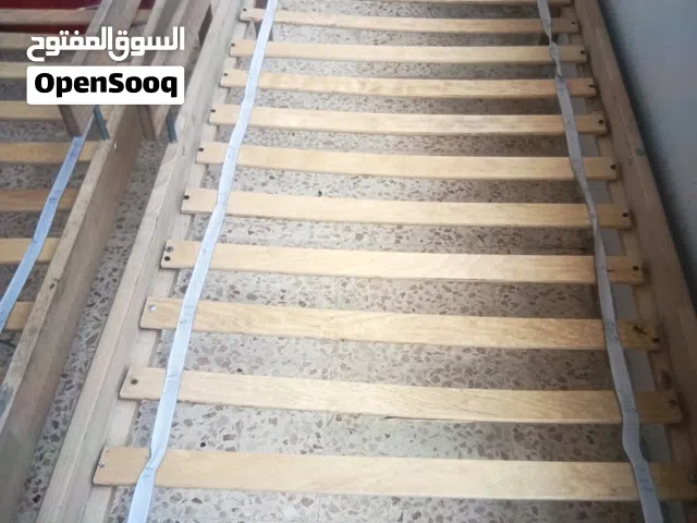 تختين من ايكيا للبيع مع فرشاتهن