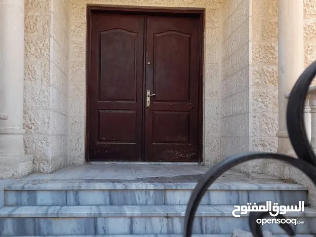 285 m2 5 Bedrooms Villa for Sale in Zarqa Al Zarqa Al Jadeedeh