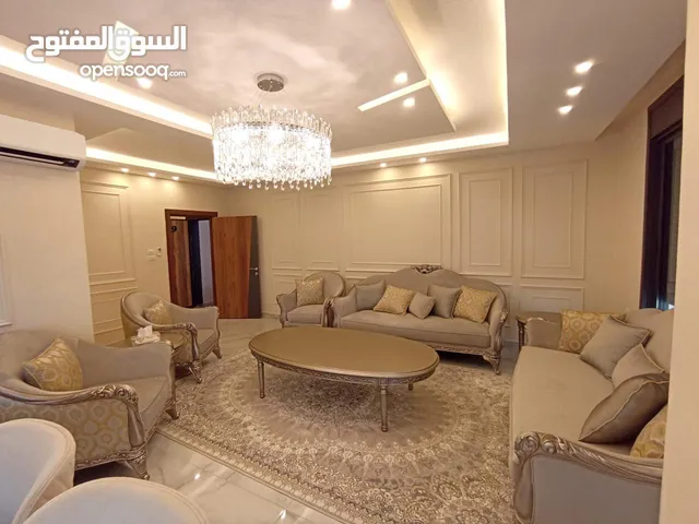 شقة اخير مع روف للبيع خلف المدارس العالمية - 14584