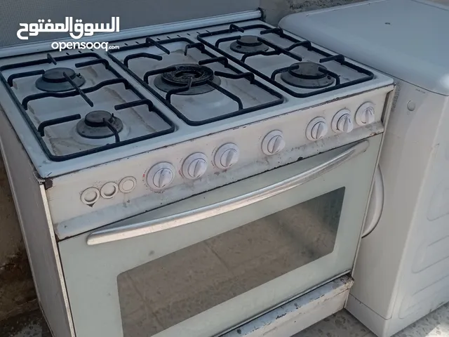 غاز شغال خمس عيون وغسالة بيكو تحتاج تصليح بسيط