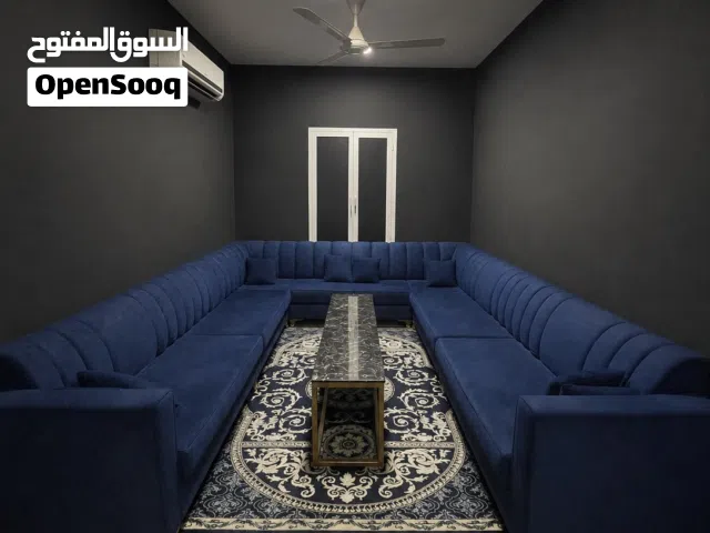 طقم كنب نظيف جدا  Sofa set
