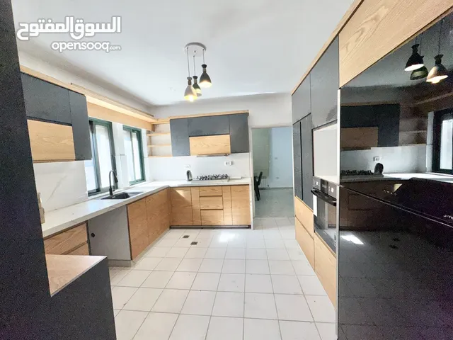 شقة للبيع مع عفش البيع بسبب السفر