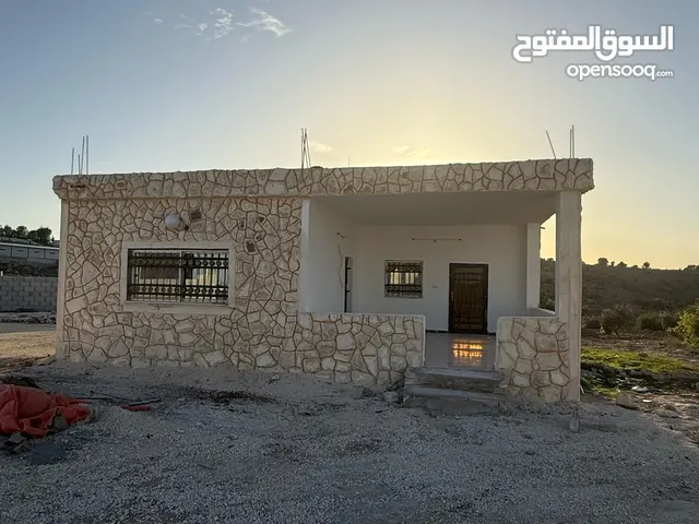 بيت ريفي للبيع في منطقة نادرة طريق جرش من المالك بسعر مغري