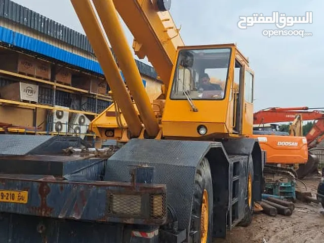 2000 Other Lift Equipment in Tripoli