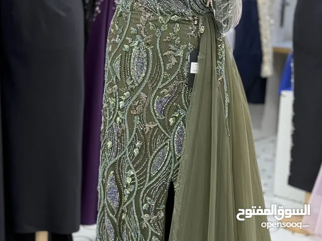 فستان موديل جديد جميل ف اللبس انيق ومتروس شك