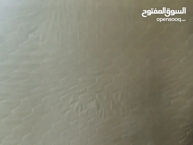 فرشة تخت زمبركية في حالة الوكالة