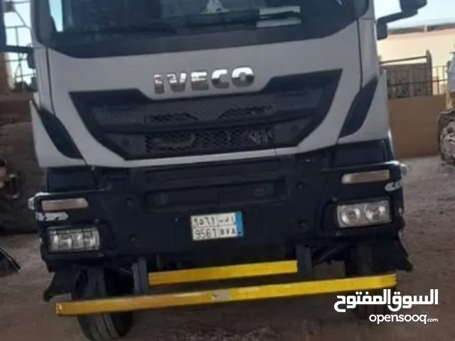 Tractor Unit Iveco 2012 in Tripoli