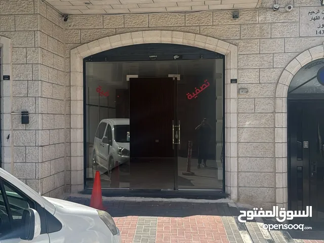 محل تجاري على الشارع العام