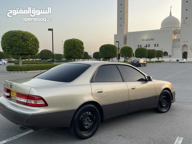 Lexus ES 2000 in Muscat