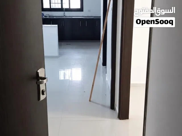 112 m2 3 Bedrooms Apartments for Sale in Ramallah and Al-Bireh Um AlSharayit