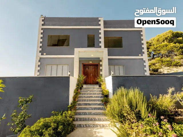 عمارة سكنية ثلاث طوابق للبيع