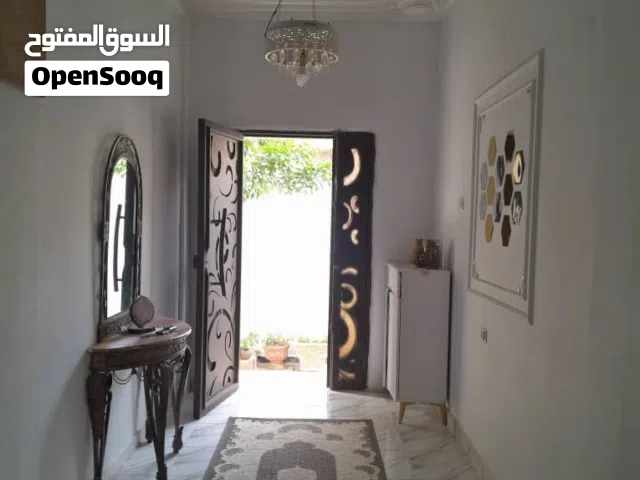 250 m2 5 Bedrooms Townhouse for Rent in Tripoli Arada
