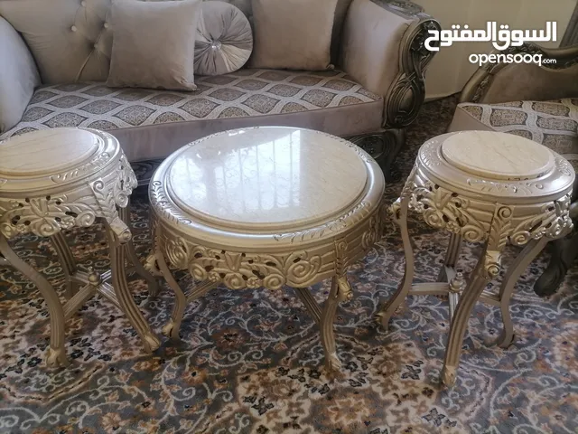 طقمين طربيزات بحال الوكالة