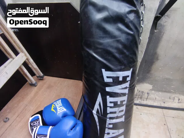 كيس ملاكمة Everlast + قلڤز (كفوف)Everlast