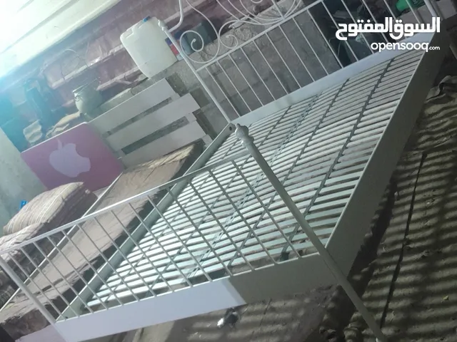 اثاث مستعمل مشكل وغرف نوم وكنب وخزائن وثلاجات ونثريات