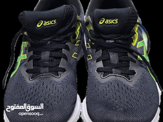 42.5 Sport Shoes in Dhofar