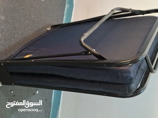 عدد 1سرير اطفال بحالة جيدة استعمال 3شهور