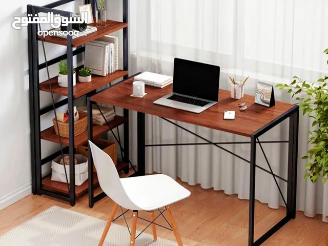 مكتب بتصميم عصري و بسيط من ايباما مع 4 رفوف يستخدم كطاولة للدراسة او العمل او اللعب مع رفوف للتخزين