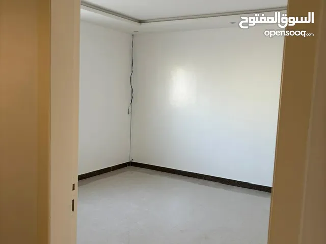 180 m2 3 Bedrooms Apartments for Rent in Al Riyadh Al Wurud