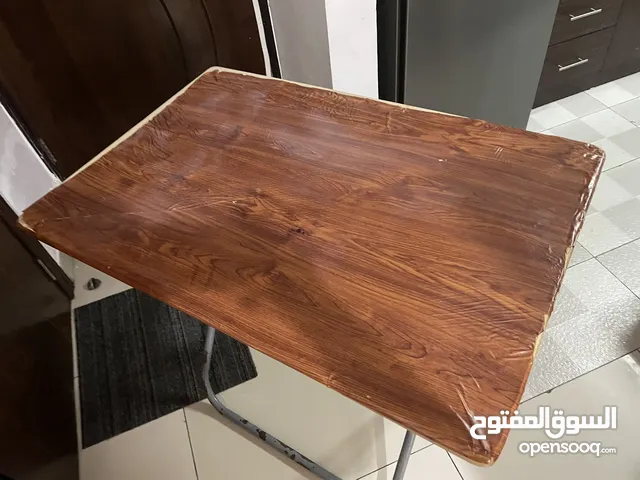 طاولة مكتبية خشبية استخدامات متعددة