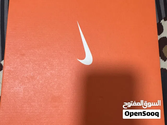 حذاء نايكي مريح ومبطن بالكامل لراحه القدم