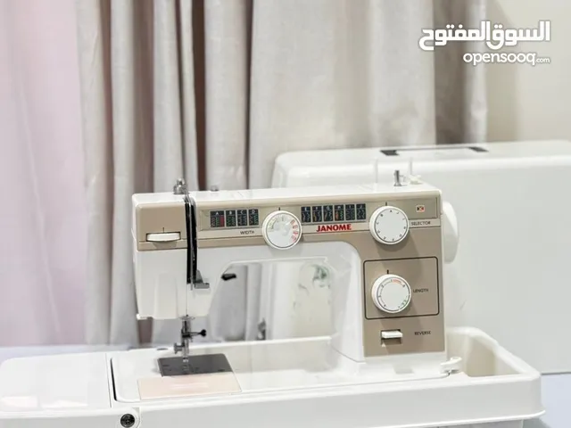 للبيع مكينه خياطه وتطريز جانومي