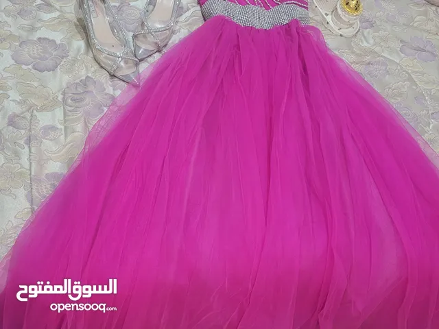 فستان الفخامة وصل للاعراس والسهرات والمناسبات المهمة