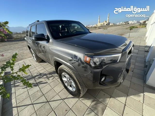 4RUNNER 2018 SR5 premium سبع ركاب