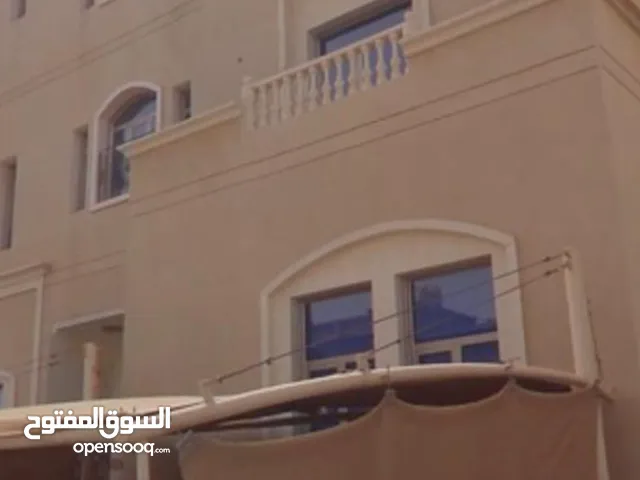 560m2 More than 6 bedrooms Villa for Sale in Al Ahmadi Eqaila